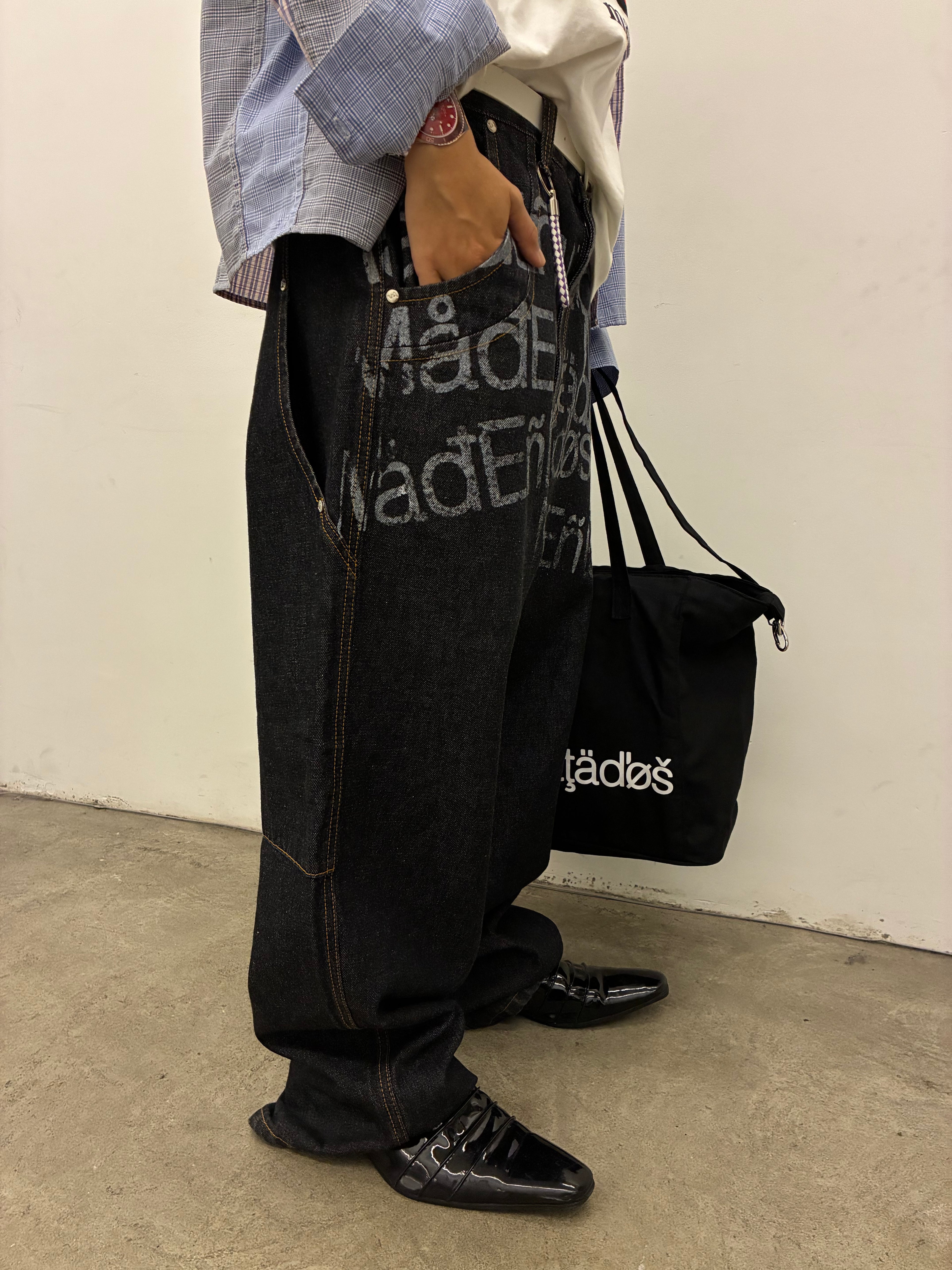 Calça Curvas Jeans Caractere [Preta]